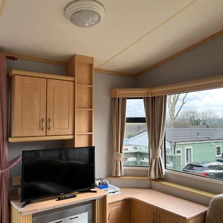 Spacious 2 Bedroomed Mobile Home Абъристуит Екстериор снимка
