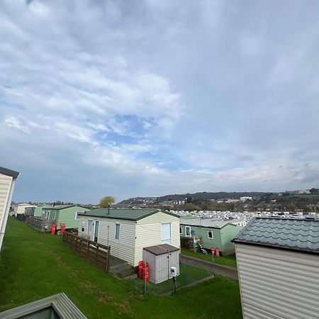 Spacious 2 Bedroomed Mobile Home Абъристуит Екстериор снимка
