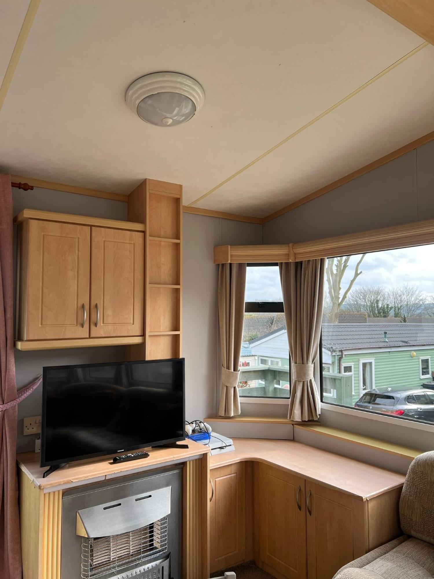 Spacious 2 Bedroomed Mobile Home Абъристуит Екстериор снимка