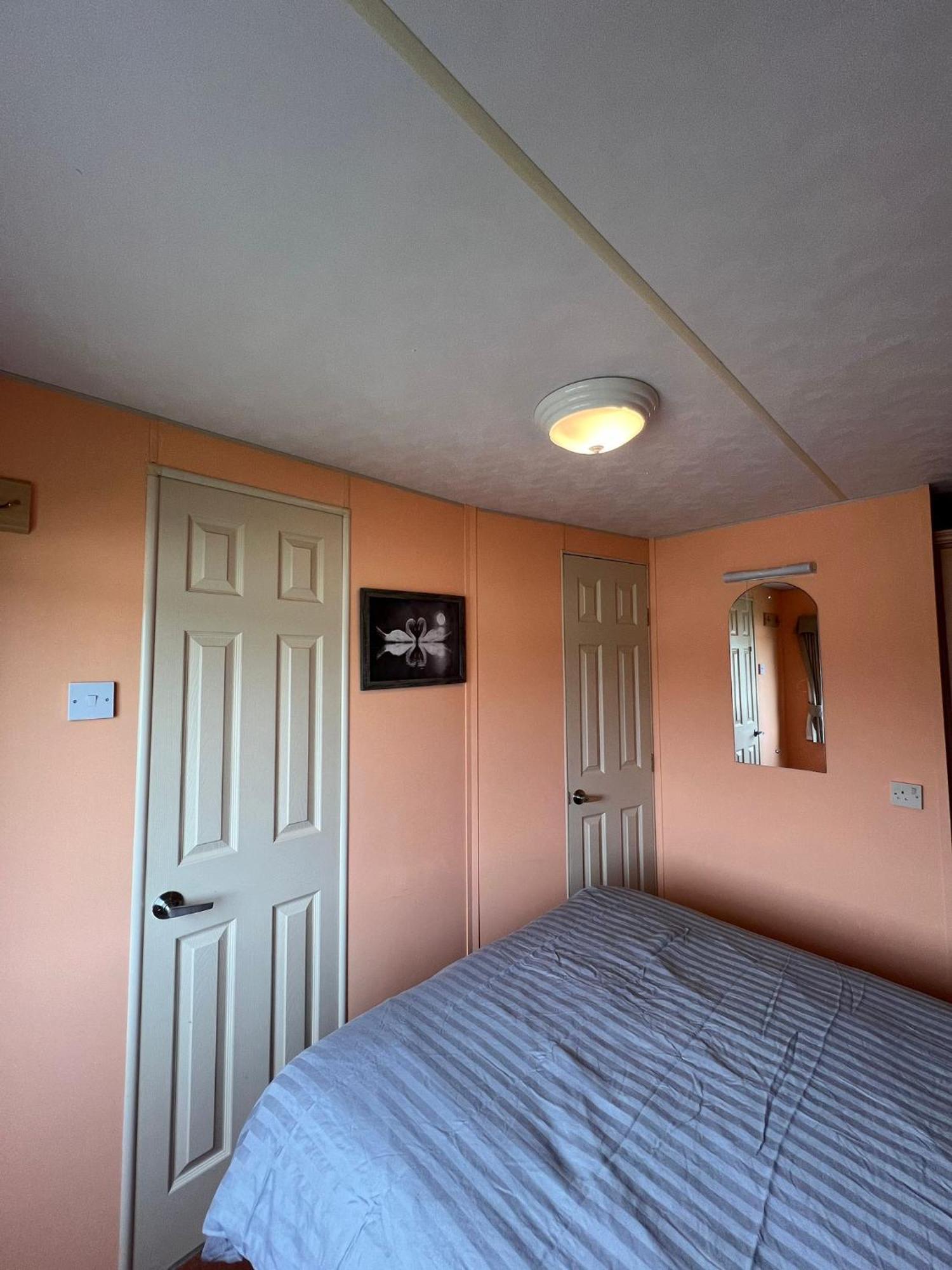 Spacious 2 Bedroomed Mobile Home Абъристуит Екстериор снимка