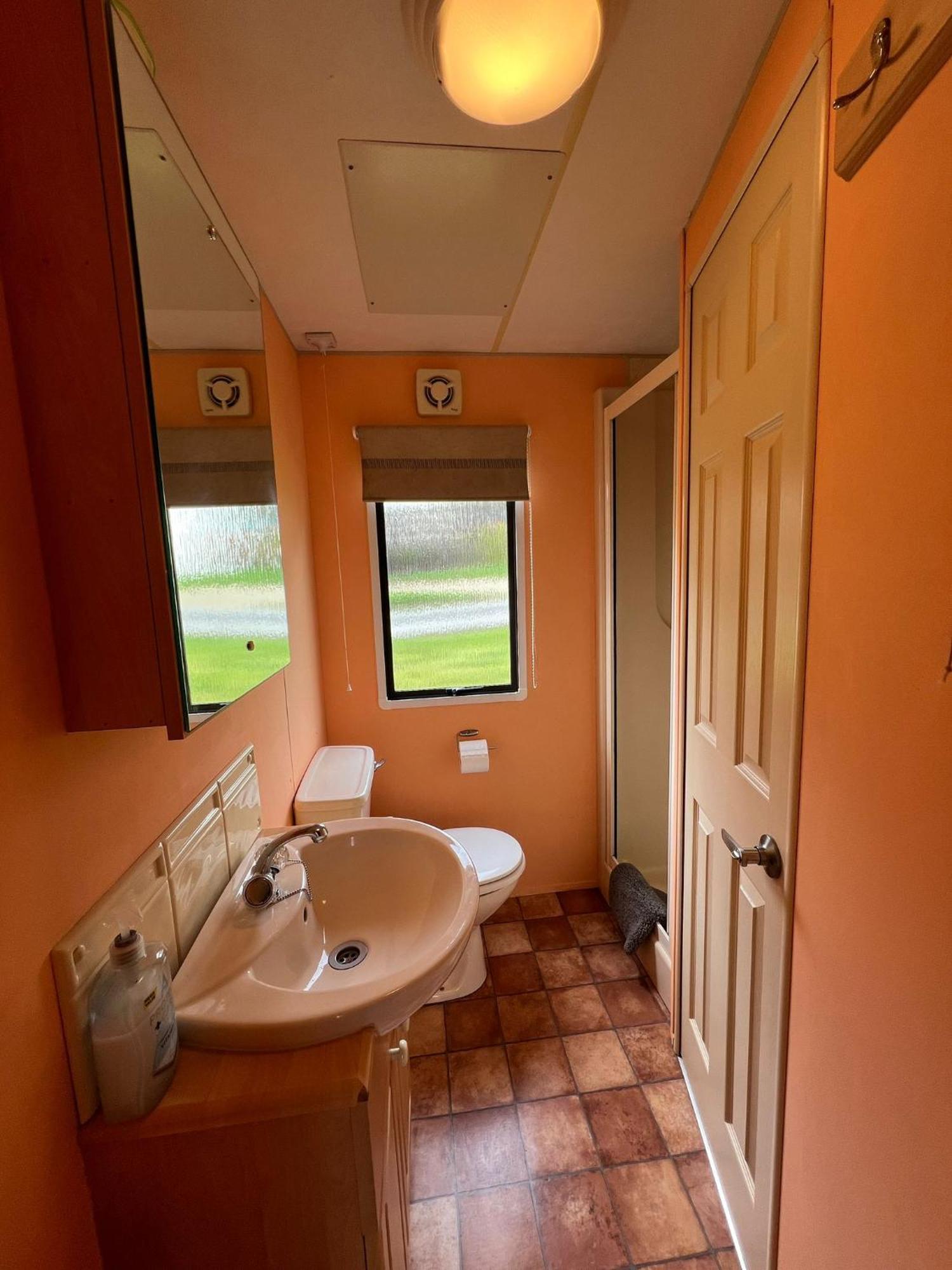 Spacious 2 Bedroomed Mobile Home Абъристуит Екстериор снимка